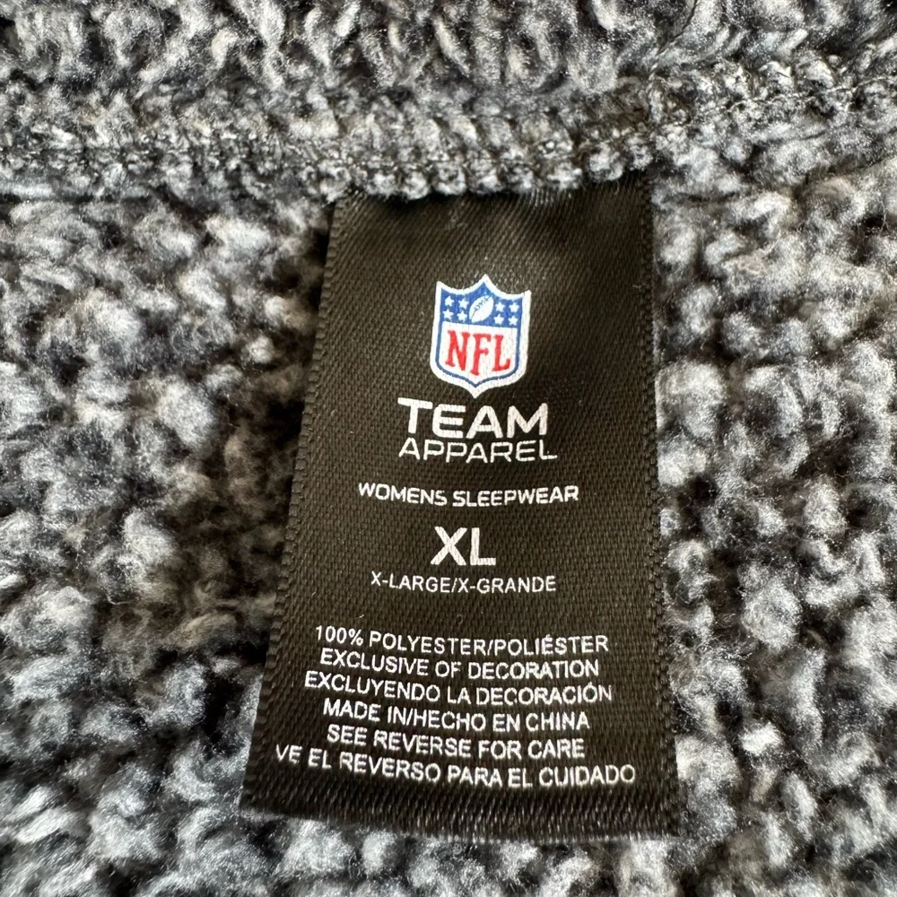 NFL Arizona Cardinals fuzzy v-neck, sleepwear pullover.  Women’s size XL